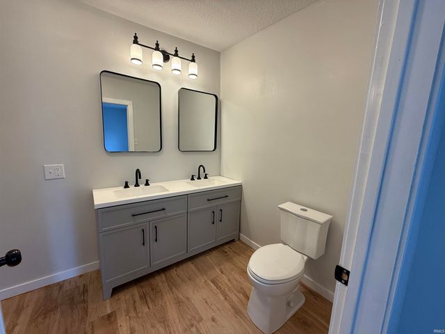 1107 N Lima Road, Kendallville, IN 46755