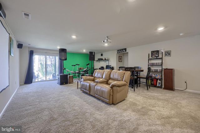 6132 DEBORAH DR, Spring Grove, PA 17362