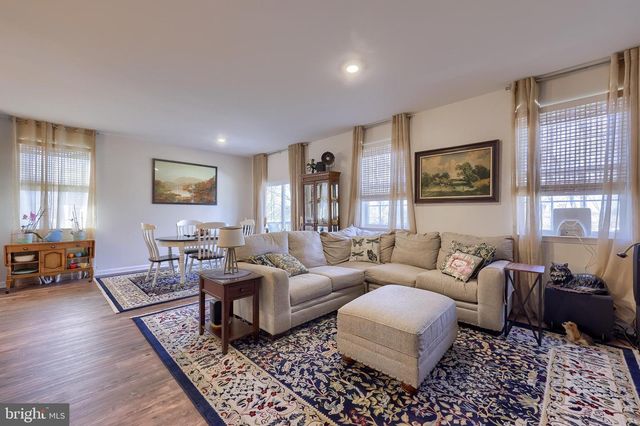 6132 DEBORAH DR, Spring Grove, PA 17362