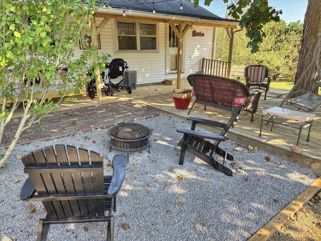 701 W 5th Street, Dickson, TN 37055