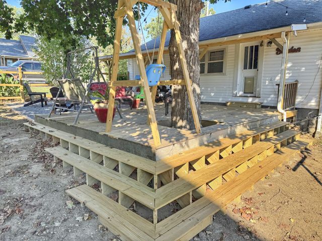 701 W 5th Street, Dickson, TN 37055