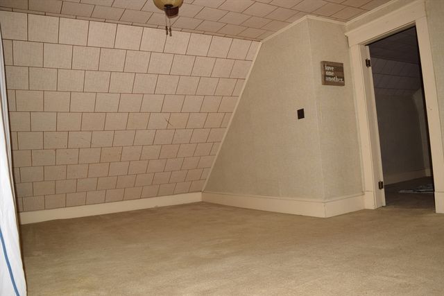 33 Stratford Terrace, Springfield, MA 01108