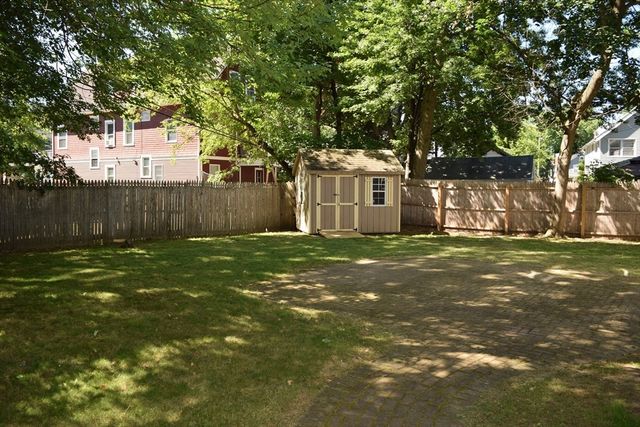 33 Stratford Terrace, Springfield, MA 01108