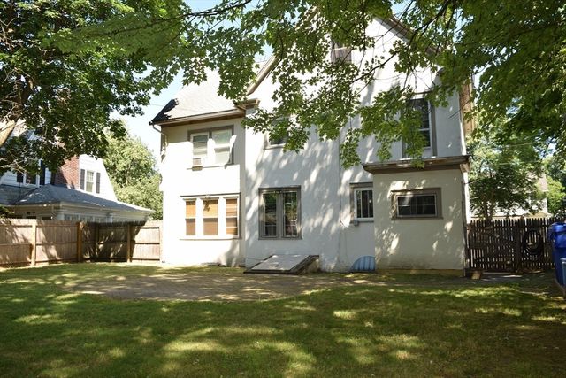 33 Stratford Terrace, Springfield, MA 01108