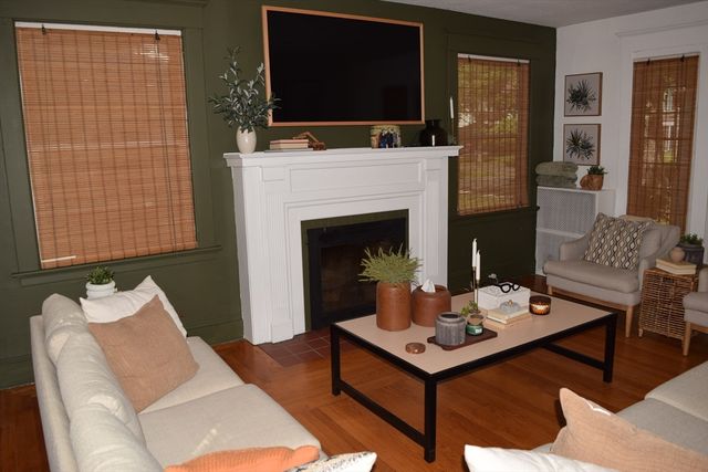 33 Stratford Terrace, Springfield, MA 01108