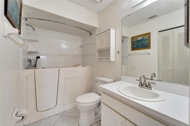 120 KNOLLPOINT DRIVE, Sun City Center, FL 33573