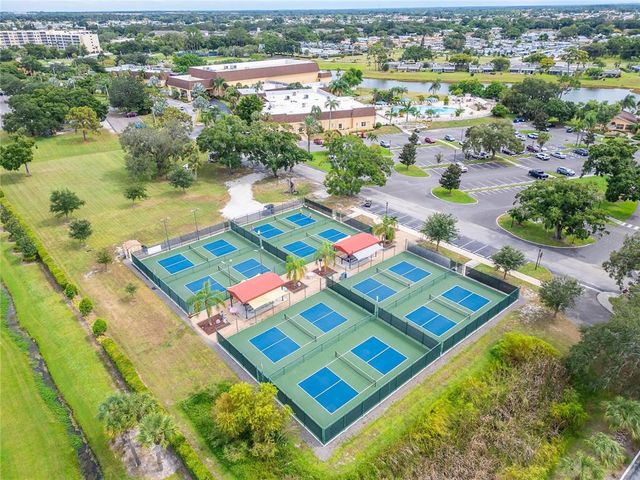 120 KNOLLPOINT DRIVE, Sun City Center, FL 33573