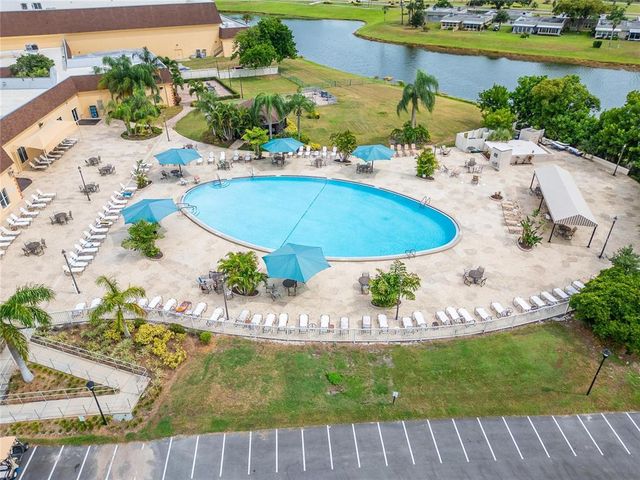 120 KNOLLPOINT DRIVE, Sun City Center, FL 33573