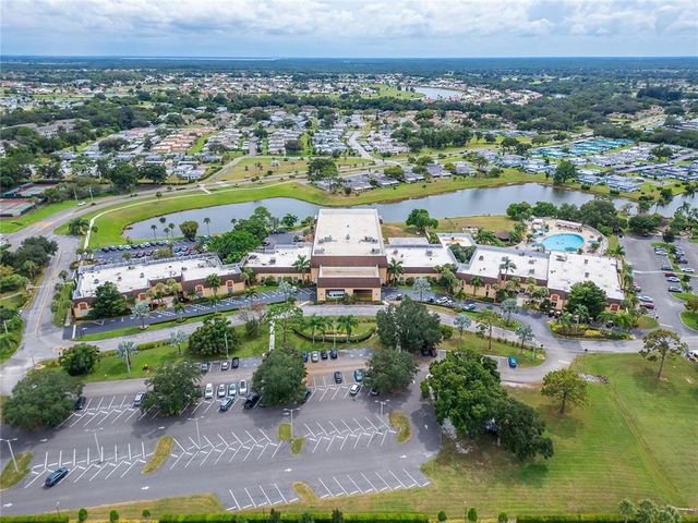 120 KNOLLPOINT DRIVE, Sun City Center, FL 33573