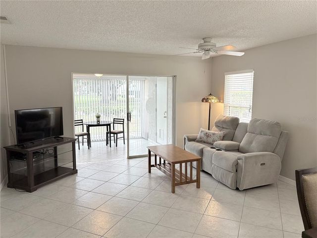 120 KNOLLPOINT DRIVE, Sun City Center, FL 33573