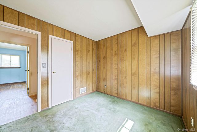 3 June Street, Hauppauge, NY 11788
