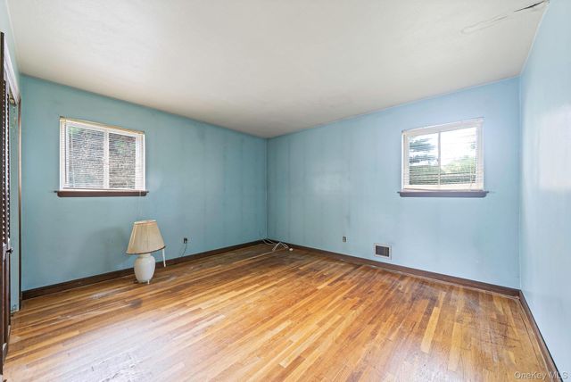3 June Street, Hauppauge, NY 11788