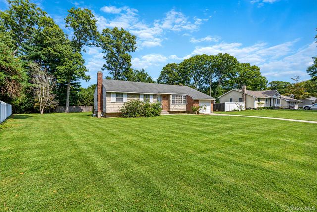 3 June Street, Hauppauge, NY 11788