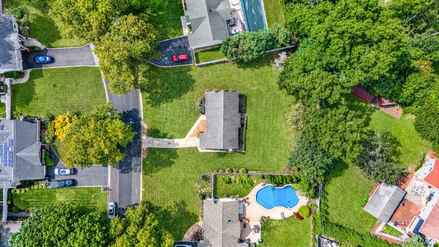 3 June Street, Hauppauge, NY 11788