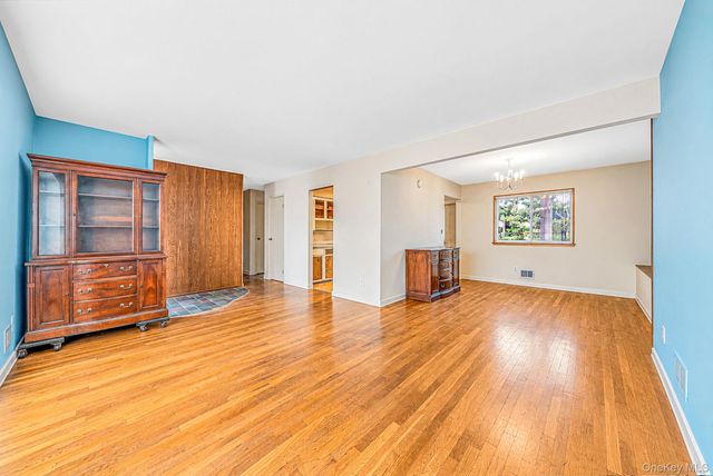 3 June Street, Hauppauge, NY 11788