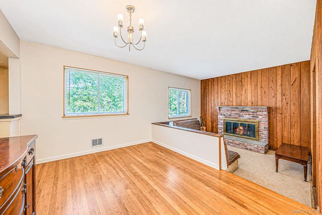 3 June Street, Hauppauge, NY 11788