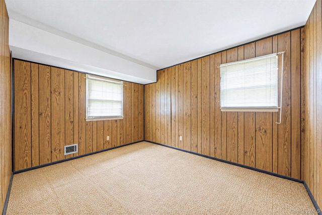 3 June Street, Hauppauge, NY 11788
