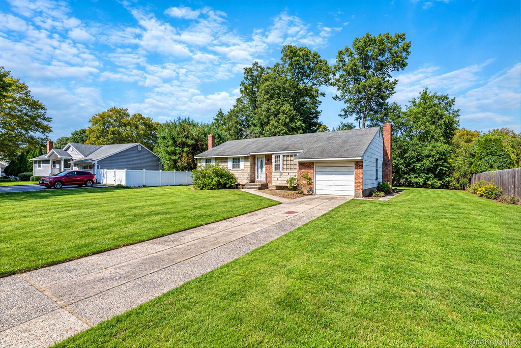 3 June Street, Hauppauge, NY 11788