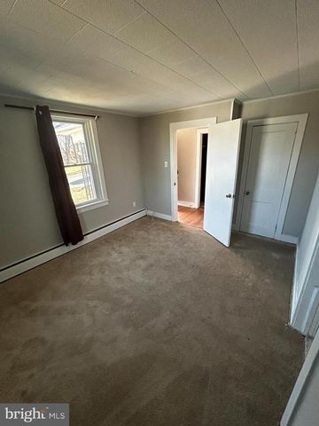 10 BORATEN RD, Royersford, PA 19468