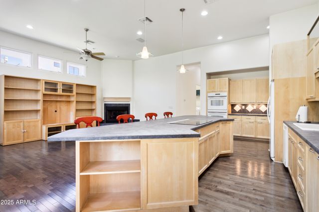 316 E BETHANY HOME Road 10, Phoenix, AZ 85012