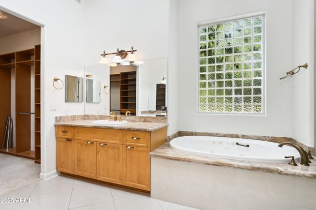 316 E BETHANY HOME Road 10, Phoenix, AZ 85012