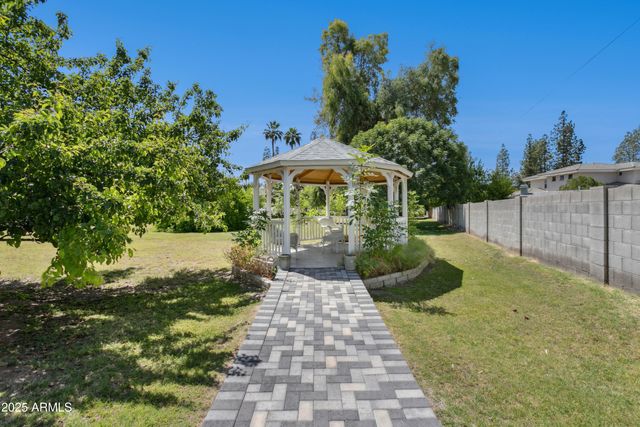 316 E BETHANY HOME Road 10, Phoenix, AZ 85012