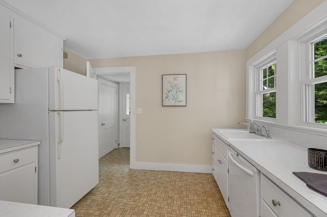 24 Thorndike Street, Reading, MA 01867