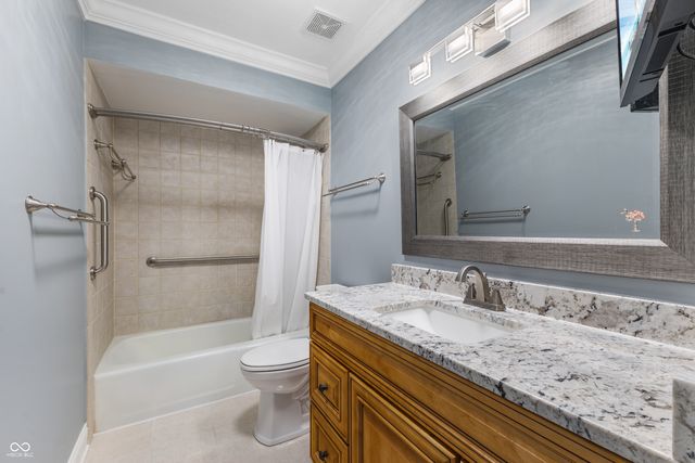 530 Hunters D, Carmel, IN 46032