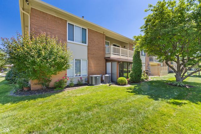 530 Hunters D, Carmel, IN 46032