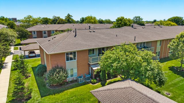 530 Hunters D, Carmel, IN 46032