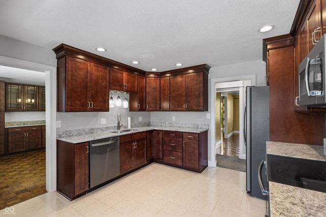 530 Hunters D, Carmel, IN 46032