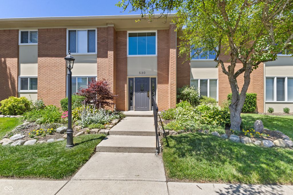 530 Hunters D, Carmel, IN 46032