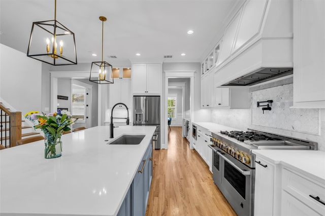 800 Walton Street, Houston, TX 77009