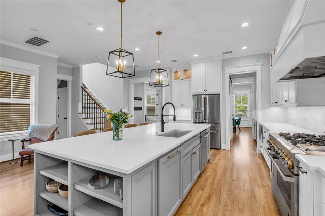 800 Walton Street, Houston, TX 77009