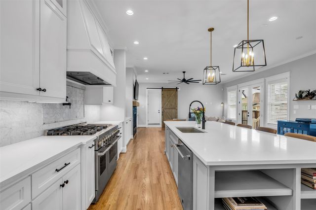 800 Walton Street, Houston, TX 77009