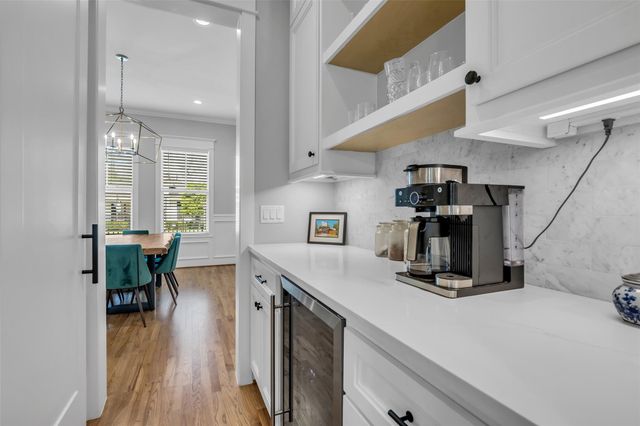 800 Walton Street, Houston, TX 77009