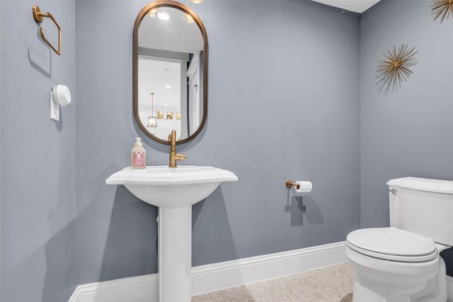 800 Walton Street, Houston, TX 77009