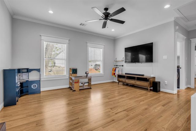 800 Walton Street, Houston, TX 77009