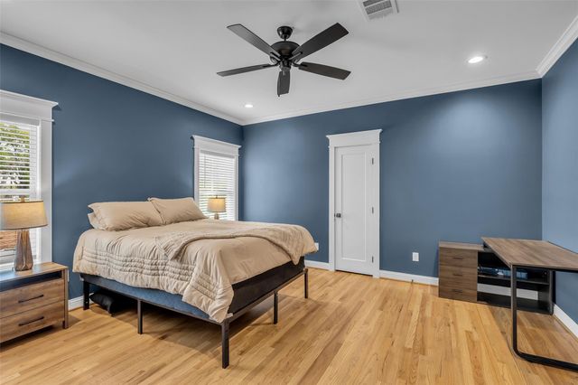 800 Walton Street, Houston, TX 77009