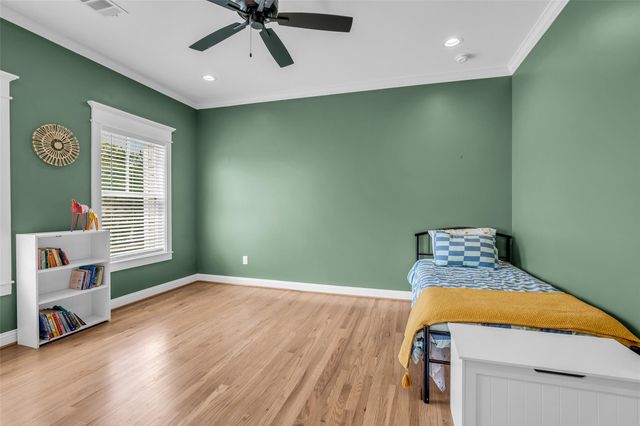 800 Walton Street, Houston, TX 77009