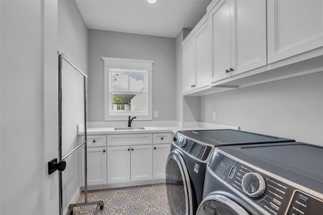 800 Walton Street, Houston, TX 77009