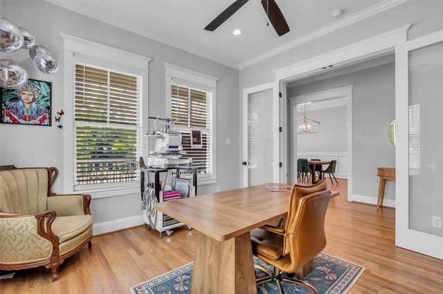 800 Walton Street, Houston, TX 77009