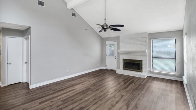 6305 Meadow Glen Drive, Arlington, TX 76018