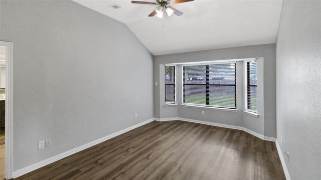 6305 Meadow Glen Drive, Arlington, TX 76018