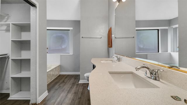 6305 Meadow Glen Drive, Arlington, TX 76018
