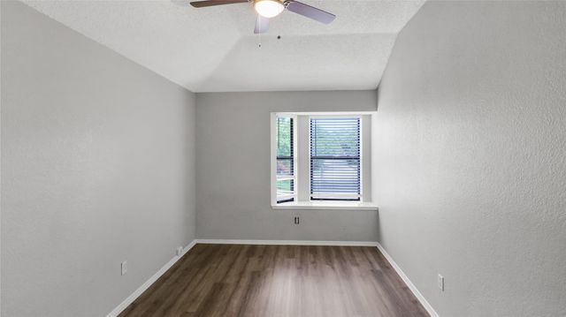 6305 Meadow Glen Drive, Arlington, TX 76018