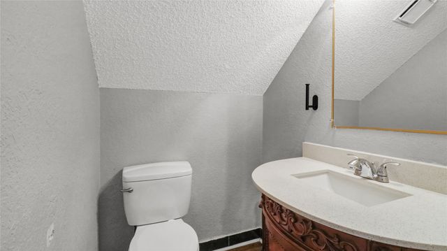 6305 Meadow Glen Drive, Arlington, TX 76018