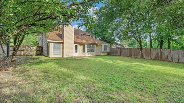 6305 Meadow Glen Drive, Arlington, TX 76018