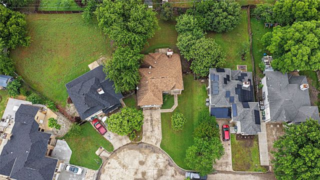 6305 Meadow Glen Drive, Arlington, TX 76018