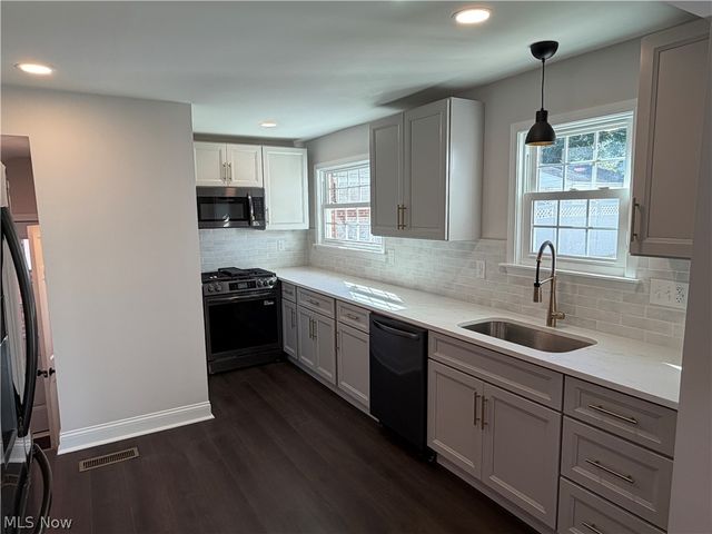 17012 Eldamere Avenue, Cleveland, OH 44128